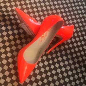 Alice + Olivia “Devon” Patent Leather Pump!!